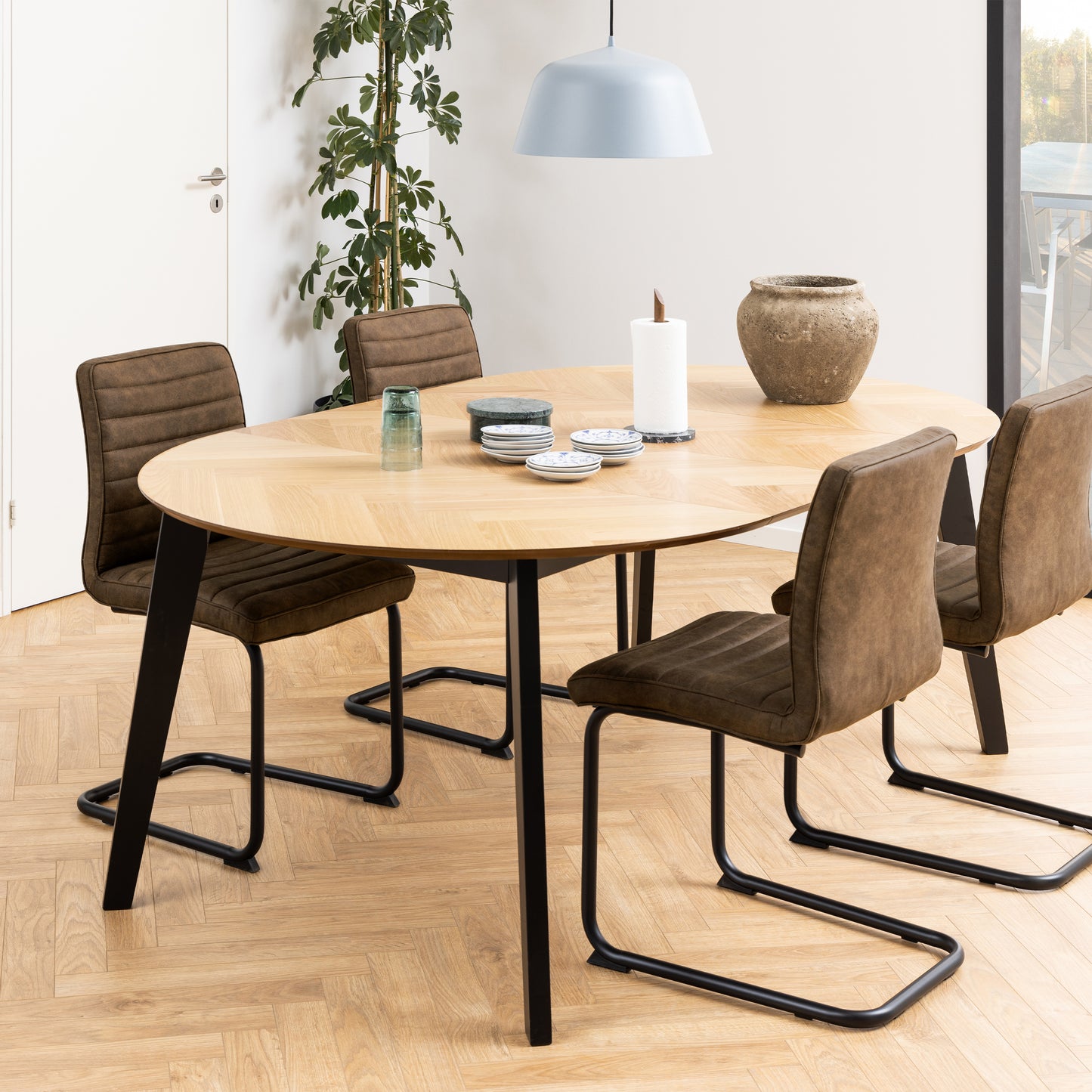 Georgetown Round Dining Table in Oak & Black 198x75.5cm