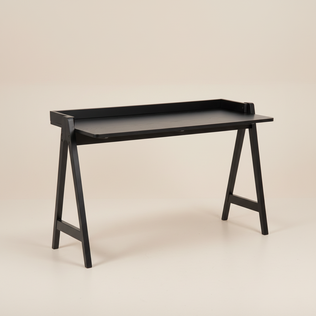Löv Desk in Black