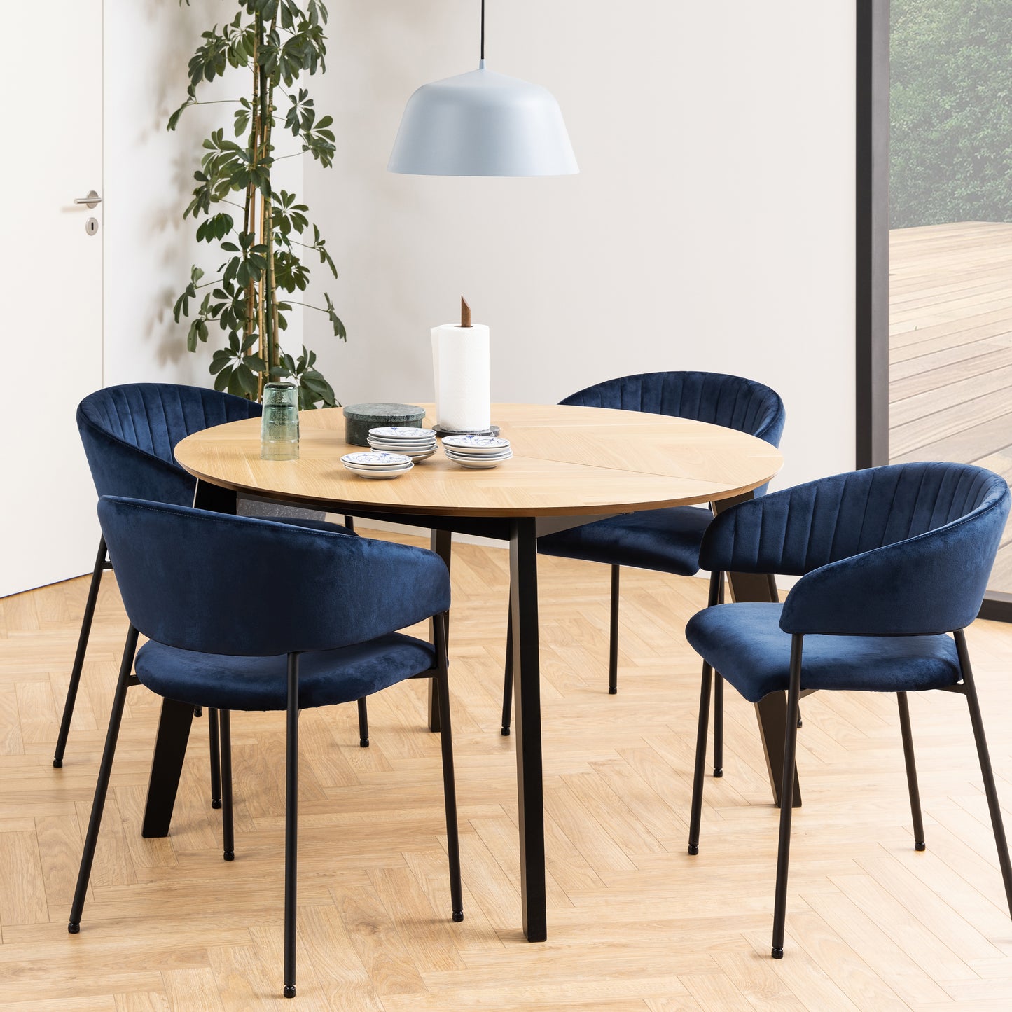 Georgetown Round Dining Table in Oak & Black 198x75.5cm