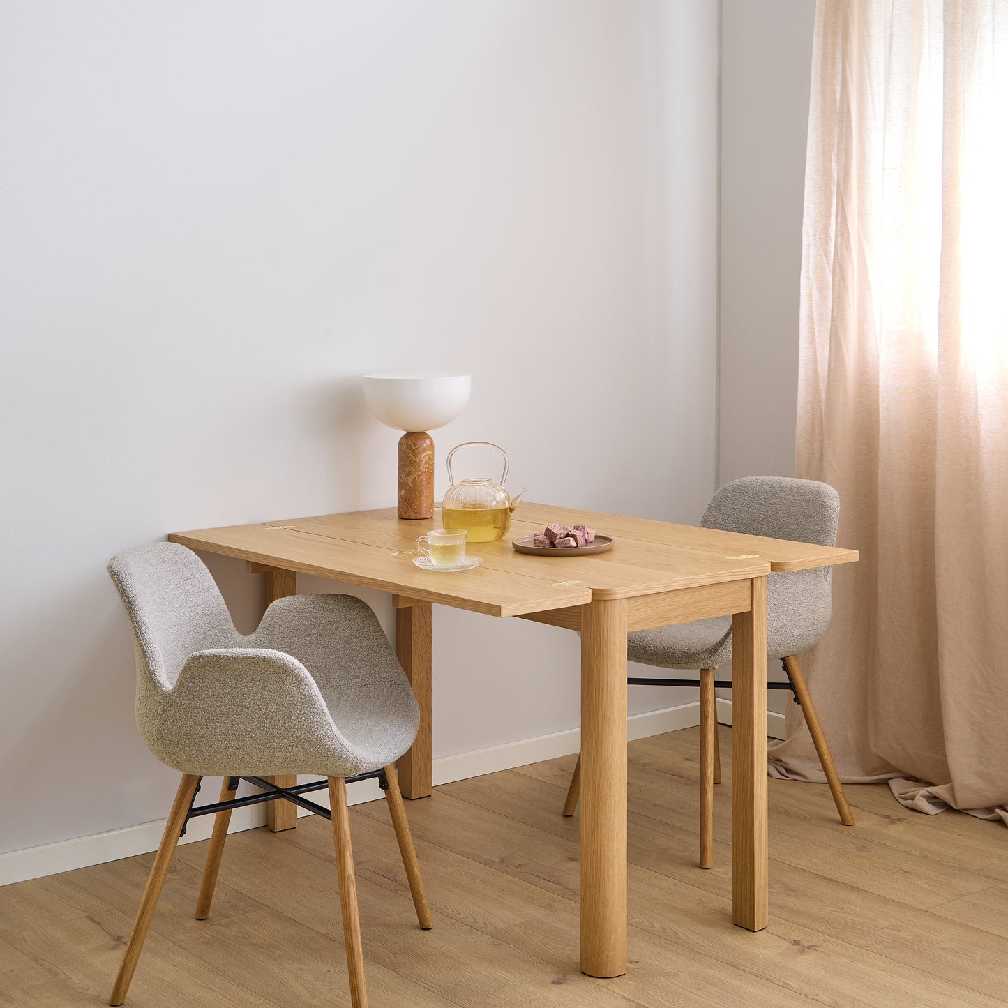 Harlington Extendable Rectangular dining table