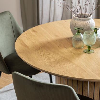 Lasse Dining Table in Oak
